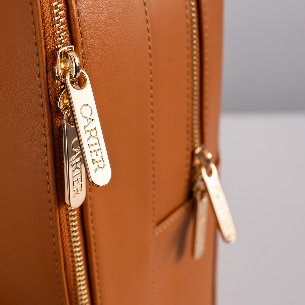 branded zips on carter bag