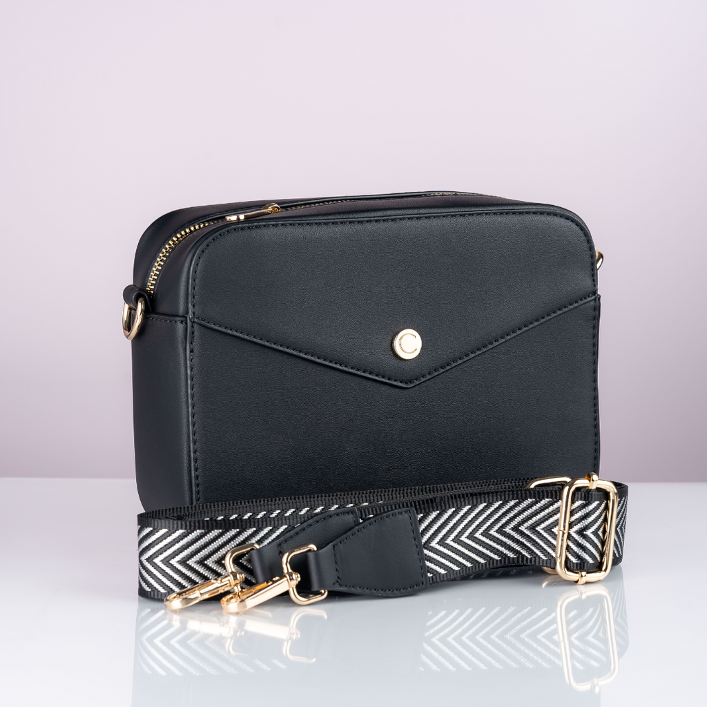 Carter Cross Body Bag in Black